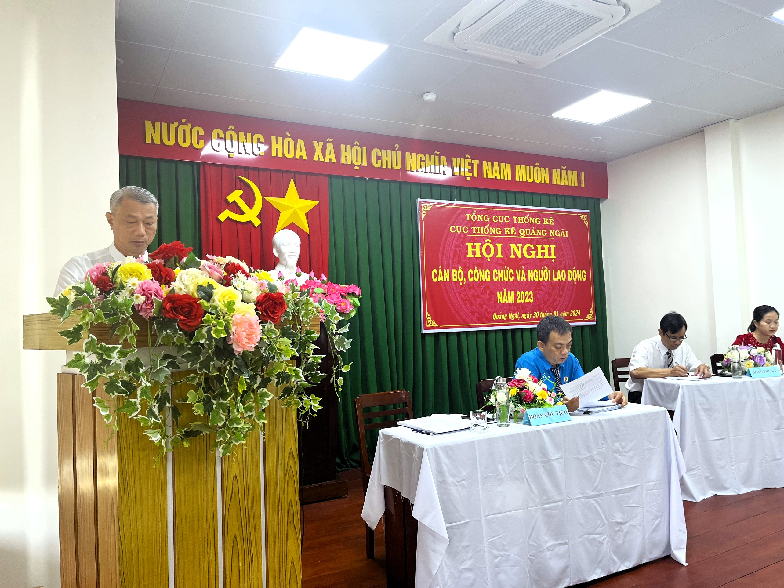 Hội nghị công chức và người lao động Cục Thống kê tỉnh Quảng Ngãi năm 2023